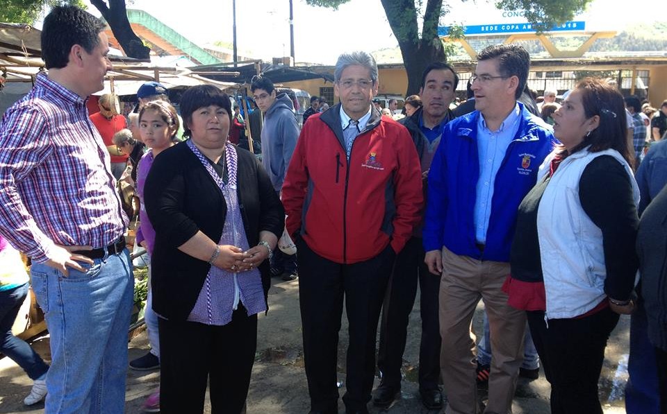 Alcaldes realizaron recorrido por Feria de sector  Collao