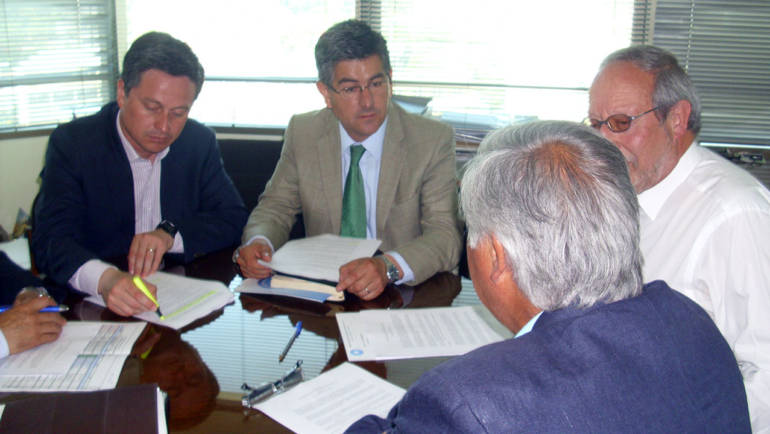 Alcaldes se reunieron con Presidente Regional del Servel