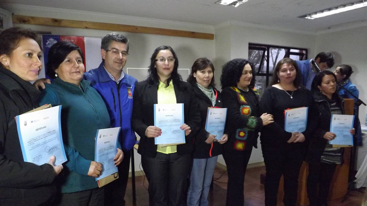 Se realizó ceremonia de certificación de integrantes del Programa Mujer Trabajadora Jefa de Hogar