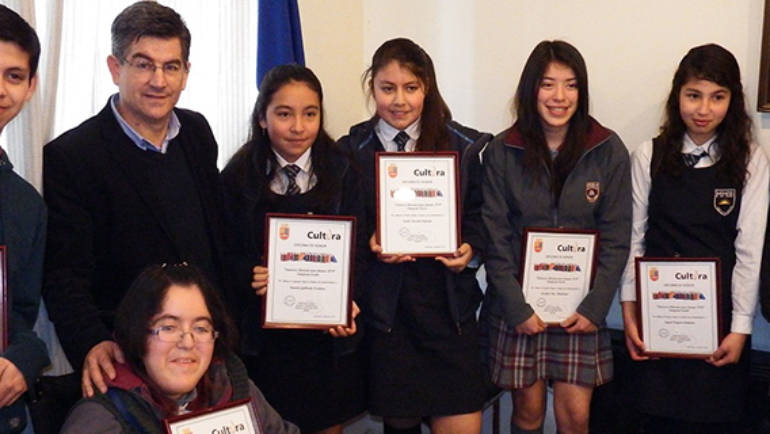 Destacada participación de estudiantes de la comuna en Concurso Literario para jóvenes 2014