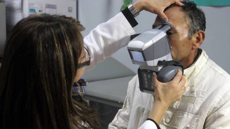 Programa oftalmológico benefició a 120 vecinos de la zona rural