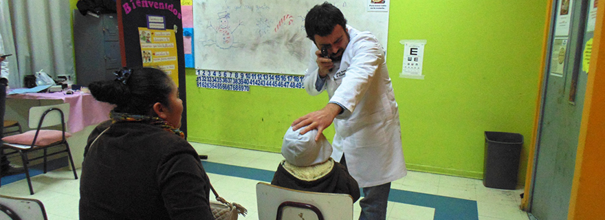 Más de 90 niños y niñas de Santa Juana participan de operativo oftalmológico