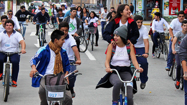 Cicletada Familiar del Liceo Nueva Zelandia se tomó las calles de Santa Juana