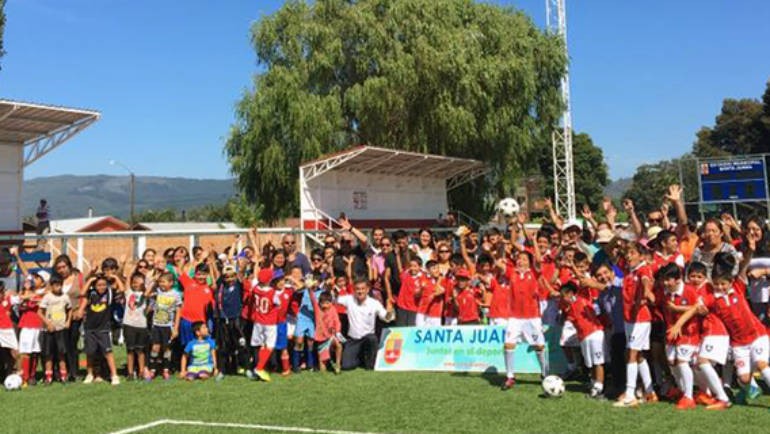 Se dio inicio a la Escuela Municipal de Fútbol de Santa Juana Filial Huachipato